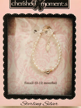 Load image into Gallery viewer, Pearl Bracelet (white)
